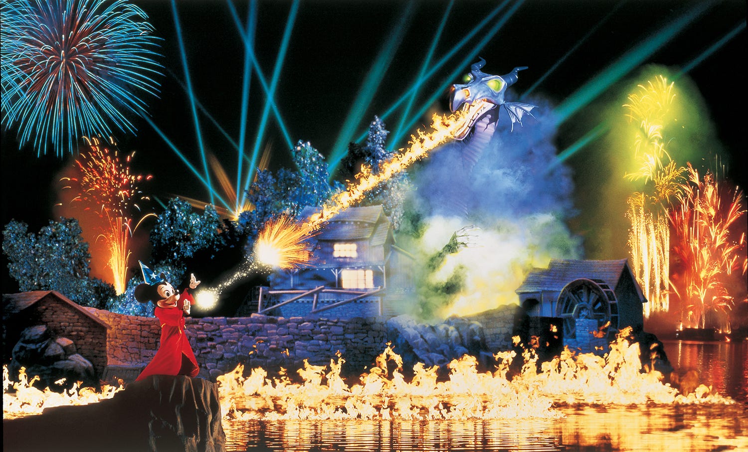 米ディズニー「ファンタズミック!」が待望の復活 『ライオン・キング』『アラジン』新シーン追加でマジカルな世界へ誘う