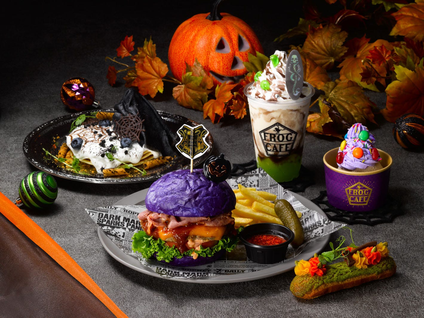 “ハリポタ”スタジオツアー東京、初のハロウィンイベント “闇の魔術”テーマの魅惑グルメ&“死喰い人”出現の「ナイトツアー」でスリル満点