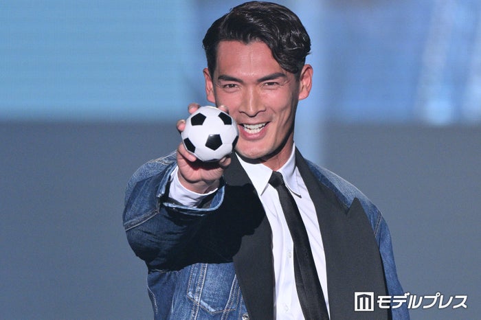 槙野智章、全身デニムコーデで堂々ランウェイ「僕の名前より犬の名前のほうが多くて」【TGCしずおか2025】