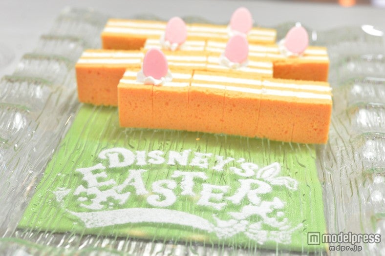 「クリスタルパレス・レストラン」では、春のスペシャルブッフェ（TDL）／キャロットケーキ