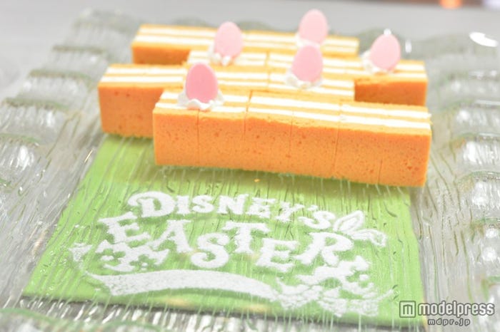「クリスタルパレス・レストラン」では、春のスペシャルブッフェ(TDL)/キャロットケーキ