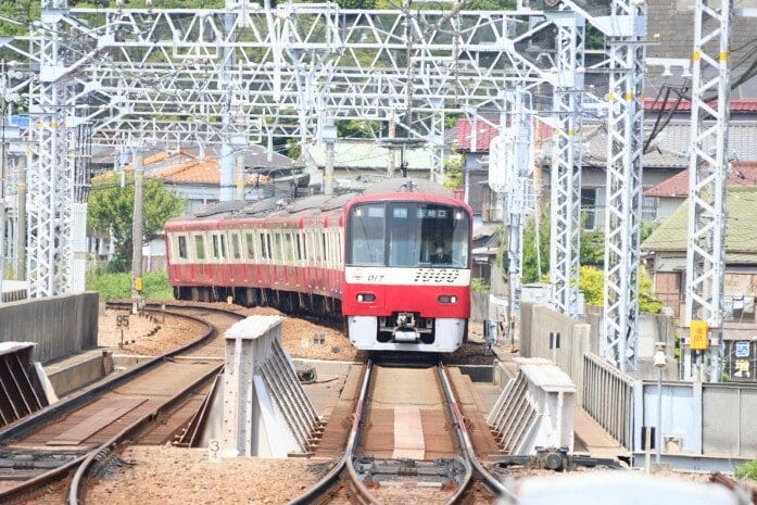 末端区間の本数が大幅減となった京急