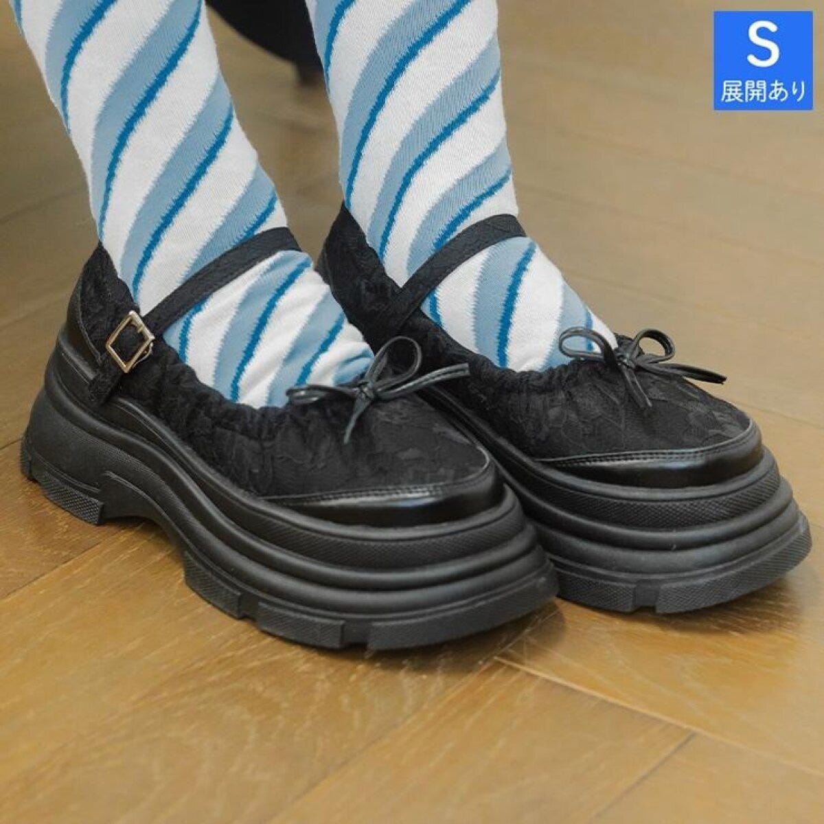 しまむらのレーススニーカー（青木美沙子）