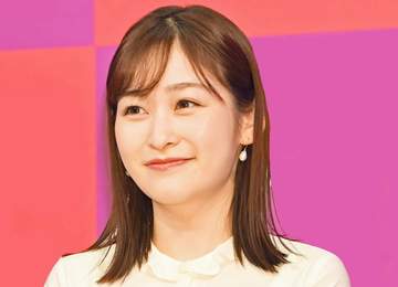難関大卒→日テレ退社の30歳アナ CA衣装で司会「似合って可愛い♥」「最高！」放送前から反響 4月にフリー転身