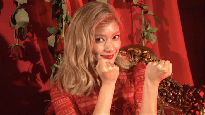 ローラ(画像提供:所属事務所)