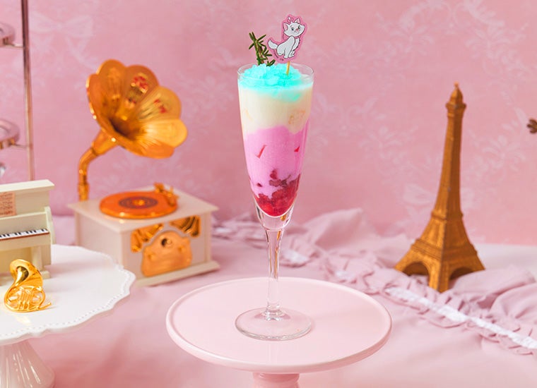 おませなヨーグルトパフェ税込1,290円(C)Disney