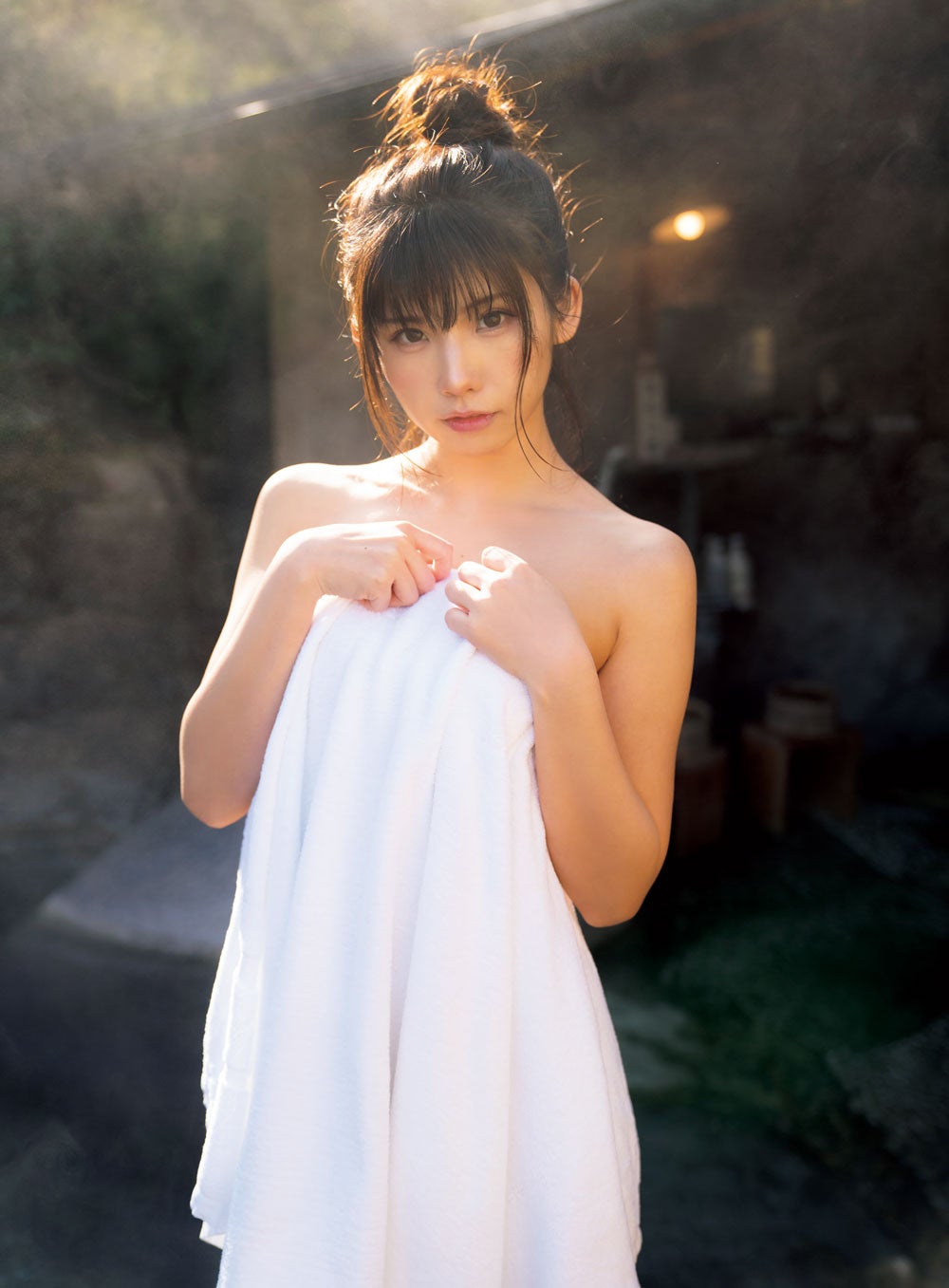 えなこの“バスタオルショット”にドキッ　カレンダーブック未収録カットを公開