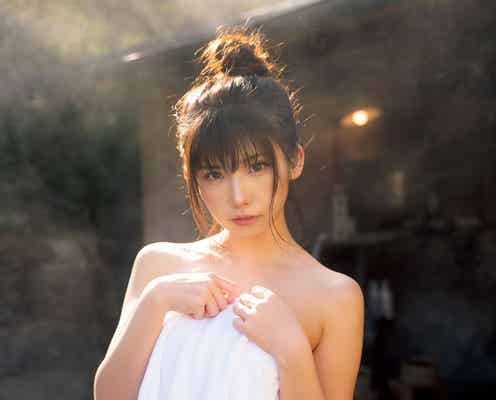 えなこの“バスタオルショット”にドキッ カレンダーブック未収録カットを公開