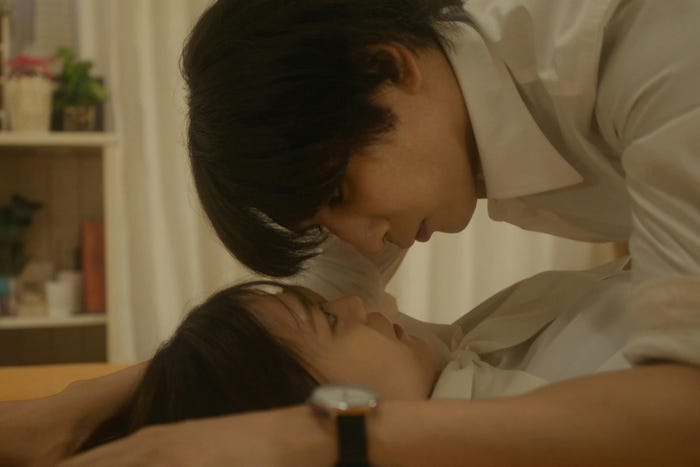 紺野彩夏、藤井流星「キスでふさいで、バレないで。」第7話(C)「キスでふさいで、バレないで。」製作委員会