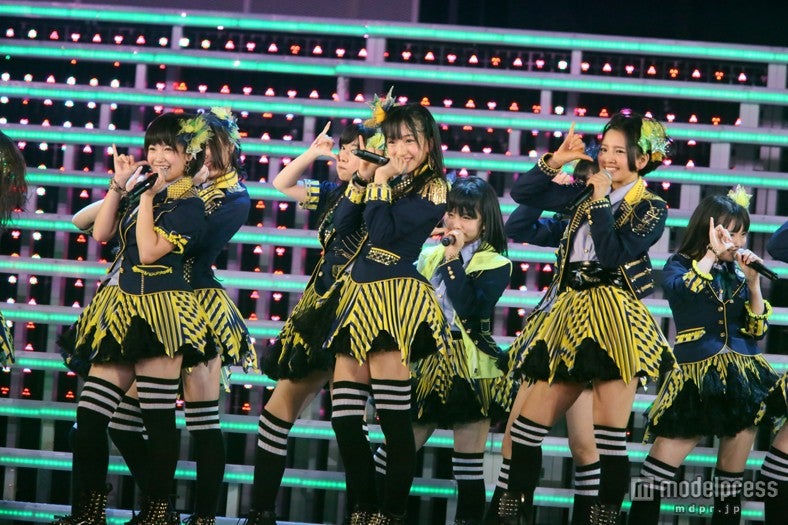 「AKB48 2013真夏のドームツアー～まだまだ、やらなきゃいけないことがある～」福岡公演1日目より（C）AKS