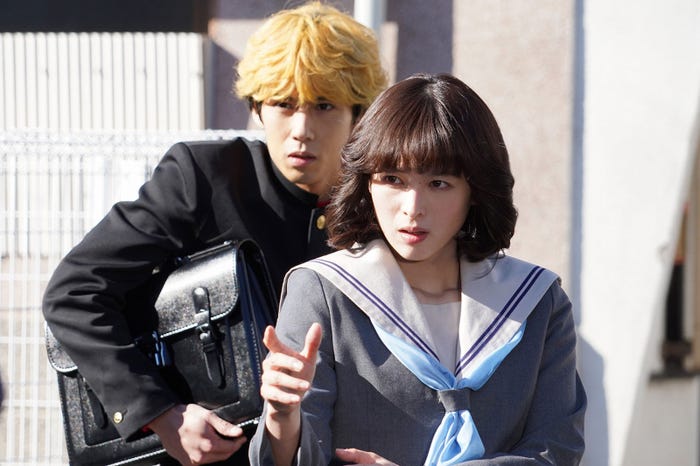 (左から)賀来賢人、清野菜名(C)西森博之/小学館(C)2020「今日から俺は!!劇場版」製作委員会