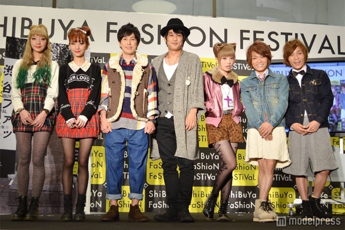 左から:AMIAYA、フルーツポンチ(亘、村上)、きゃりーぱみゅぱみゅ、広海深海