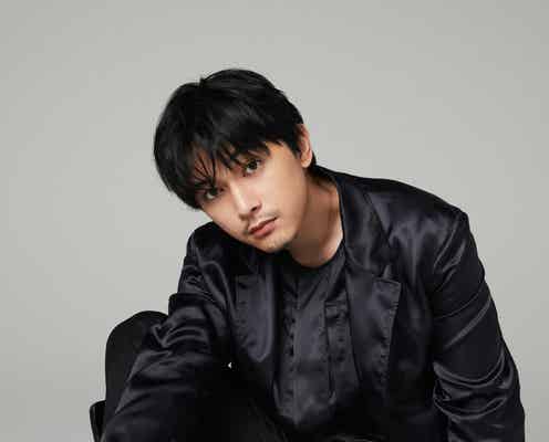 吉沢亮、ヒゲ姿で登場 「毎回緊張で吐きそう」初ミュージカルへの思い・俳優業を語る