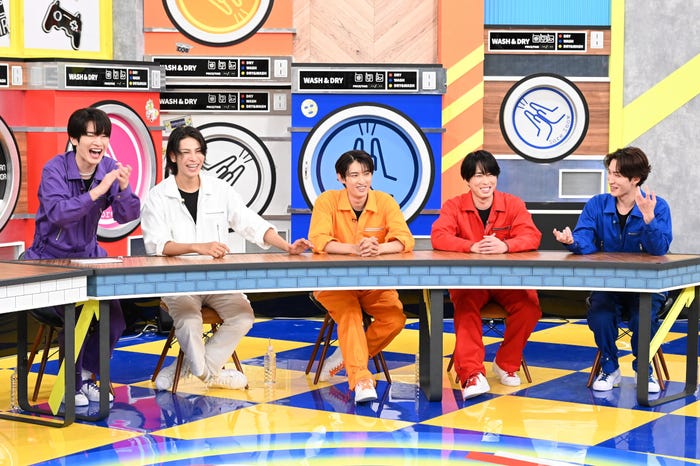 深澤辰哉、ラウール、向井康二、宮舘涼太、渡辺翔太(C)TBS