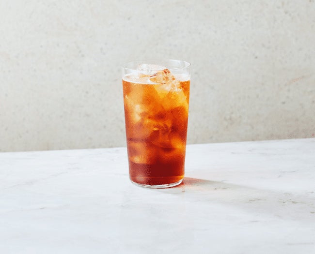 スモーキー コールドブリュー ハイボール 900円 ／画像提供：ブルーボトルコーヒージャパン