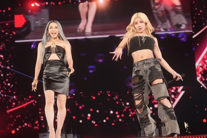 倖田來未、とうあ(C)上飯坂一