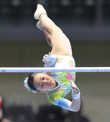 15歳、西山実沙が涙の初優勝「目標に届いてうれしい」2位との差はわずか0.101点差！高校1年生が予選トップから逃げ切り 28年ロサンゼルス五輪へ新星誕生【体操・全日本選手権】