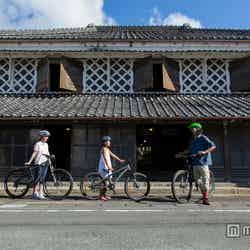 明治時代から昭和初期の家や蔵が並ぶ、なまこ壁の小路をサイクリング／画像提供：静岡県