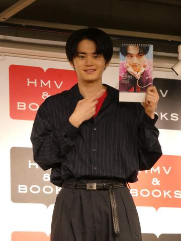 鈴鹿央士、カレンダーは「ものすごくリアリティーがある」仕上がりに ファンと話す機会は「パワーもらう」