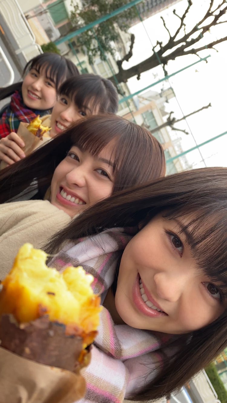 橋本環奈 浜辺美波 高校生活振り返る 卒業アルバム まふまふが楽曲書き下ろし モデルプレス 橋本環奈 浜辺美波 高校生活振り返る 卒業アルバム まふまふが楽曲書き下ろし モデルプレス