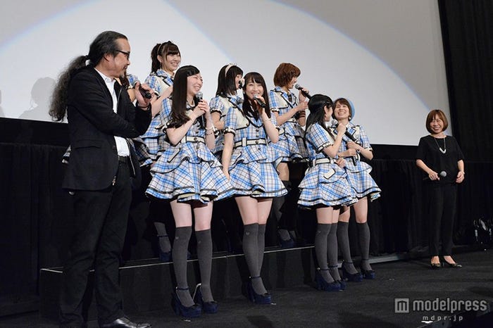 (下段左から)石原真監督、大矢真那、松井玲奈、佐藤実絵子、中西優香、牧野アンナ(上段左から)斉藤真木子、須田亜香里、柴田阿弥、宮澤佐江