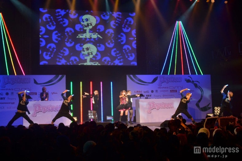 「POPモデルオーディション祭り2012」にてライブパフォーマンスを披露したぴかりん