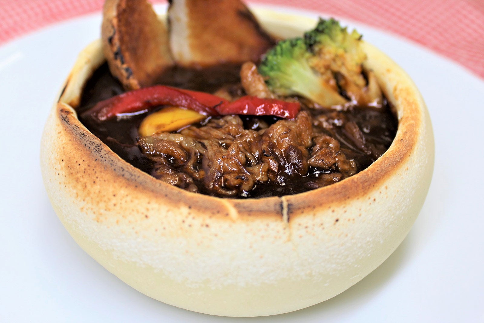 シチューパングラーシュ／画像提供：株式会社 横浜赤レンガ