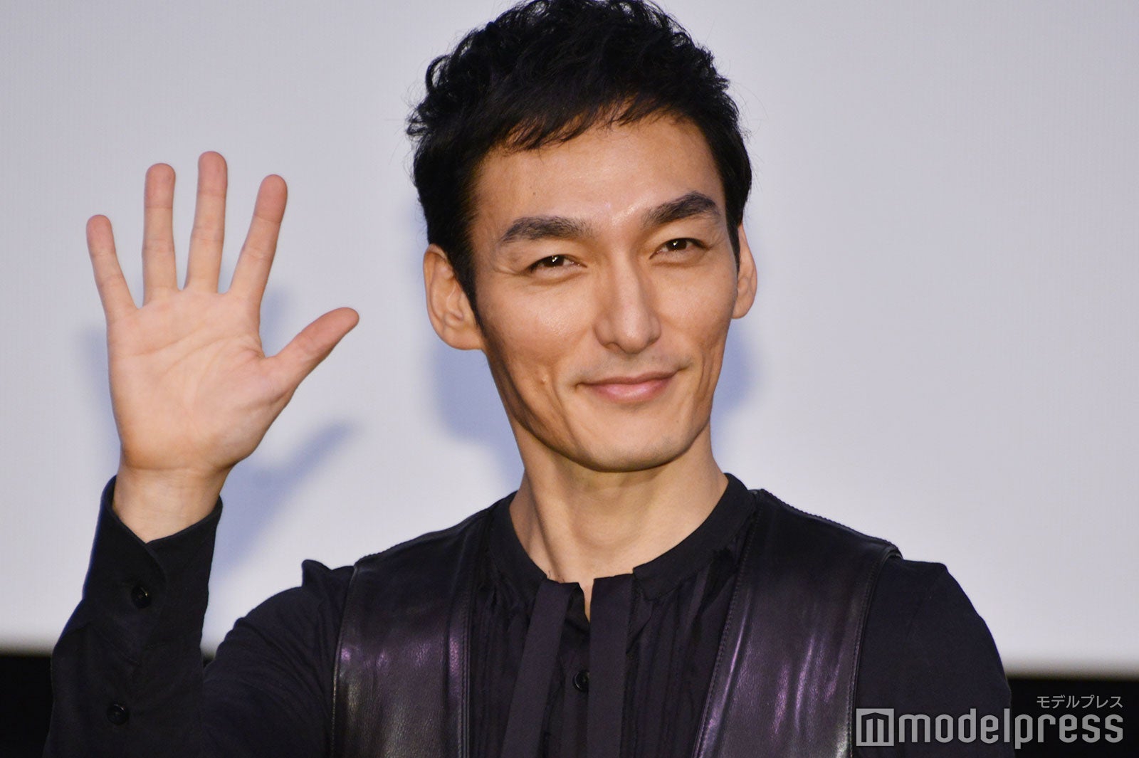 草なぎ剛（C）モデルプレス