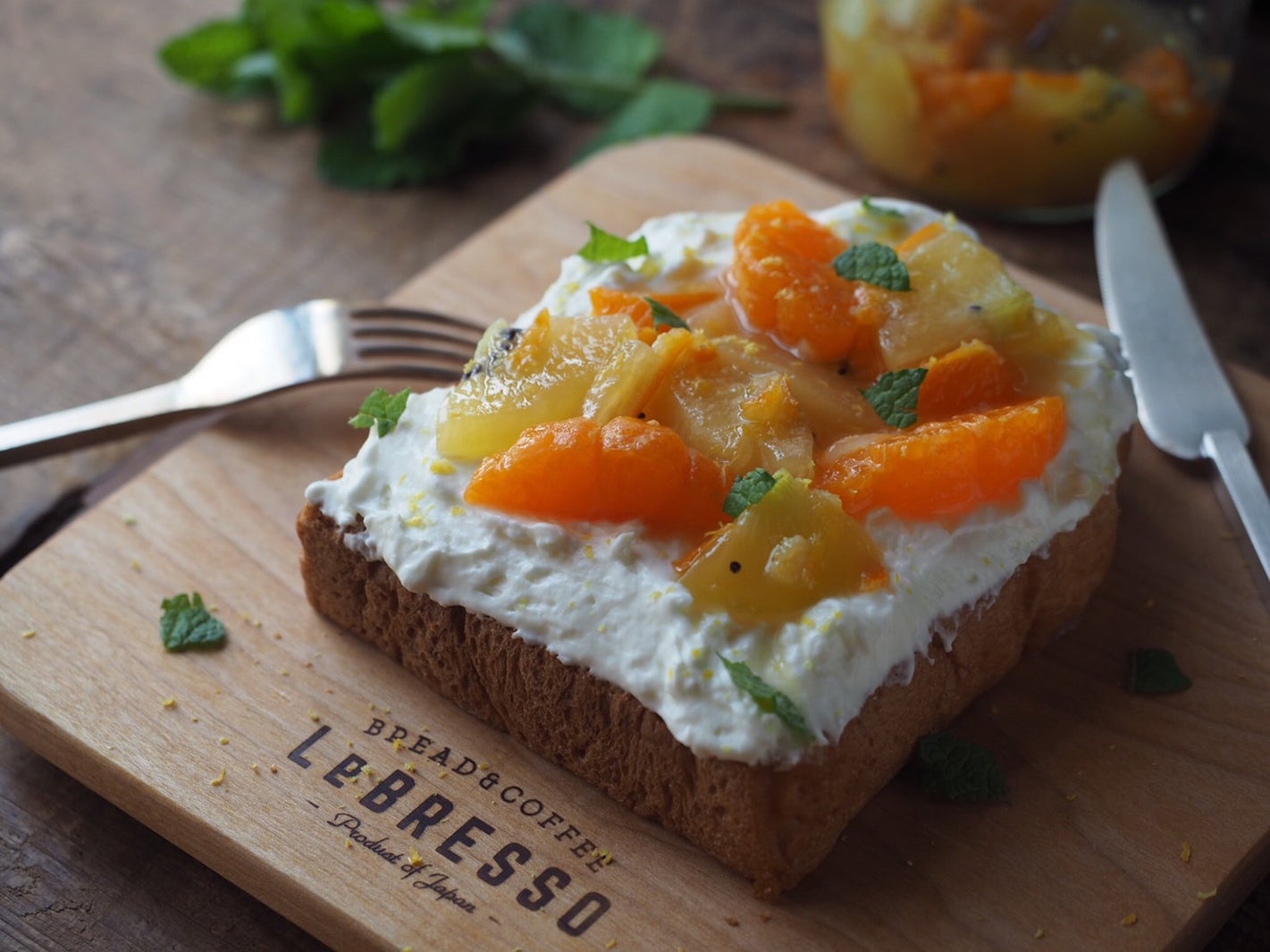 大阪発の食パン専門店×コーヒースタンド「レブレッソ」東京上陸で武蔵小山に進出