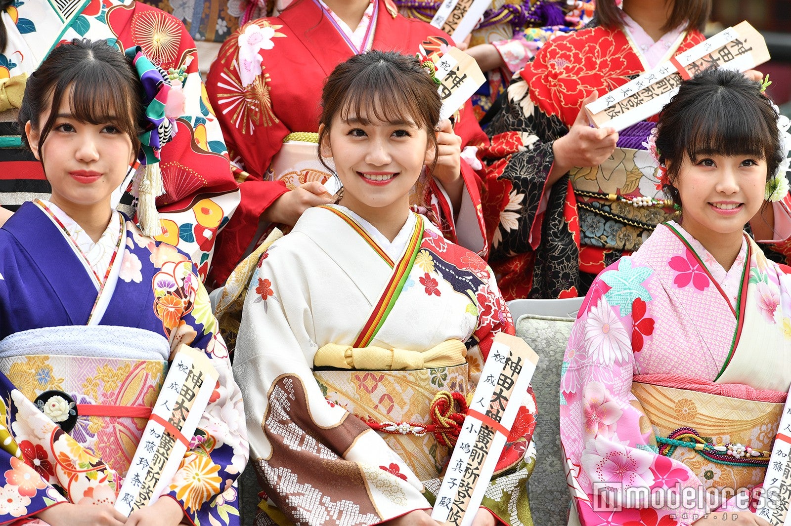 加藤玲奈、小嶋真子、加藤夕夏 （C）モデルプレス