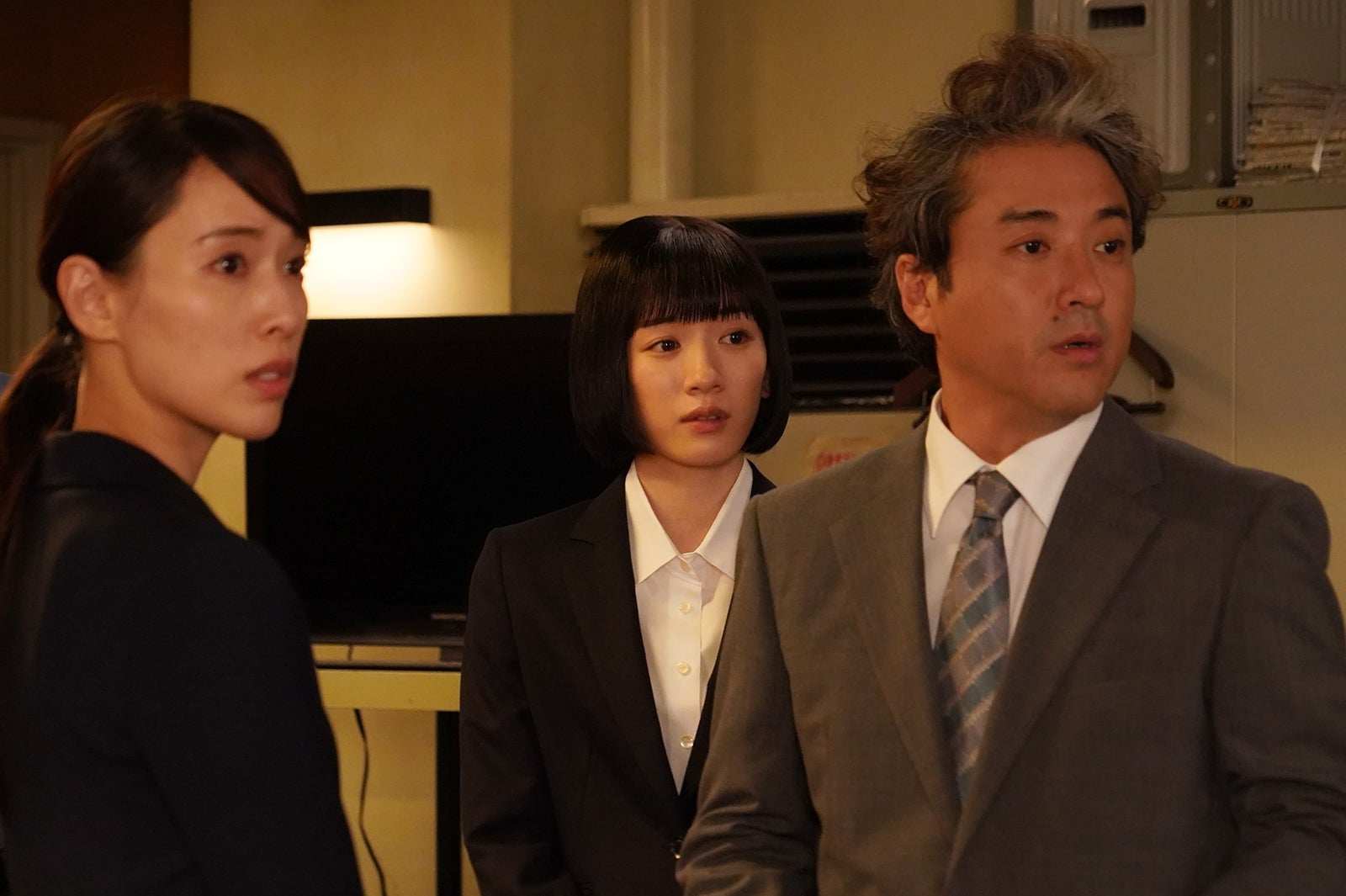 戸田恵梨香、永野芽郁、ムロツヨシ 「ハコヅメ～たたかう！交番女子～」第8話より（C）日本テレビ