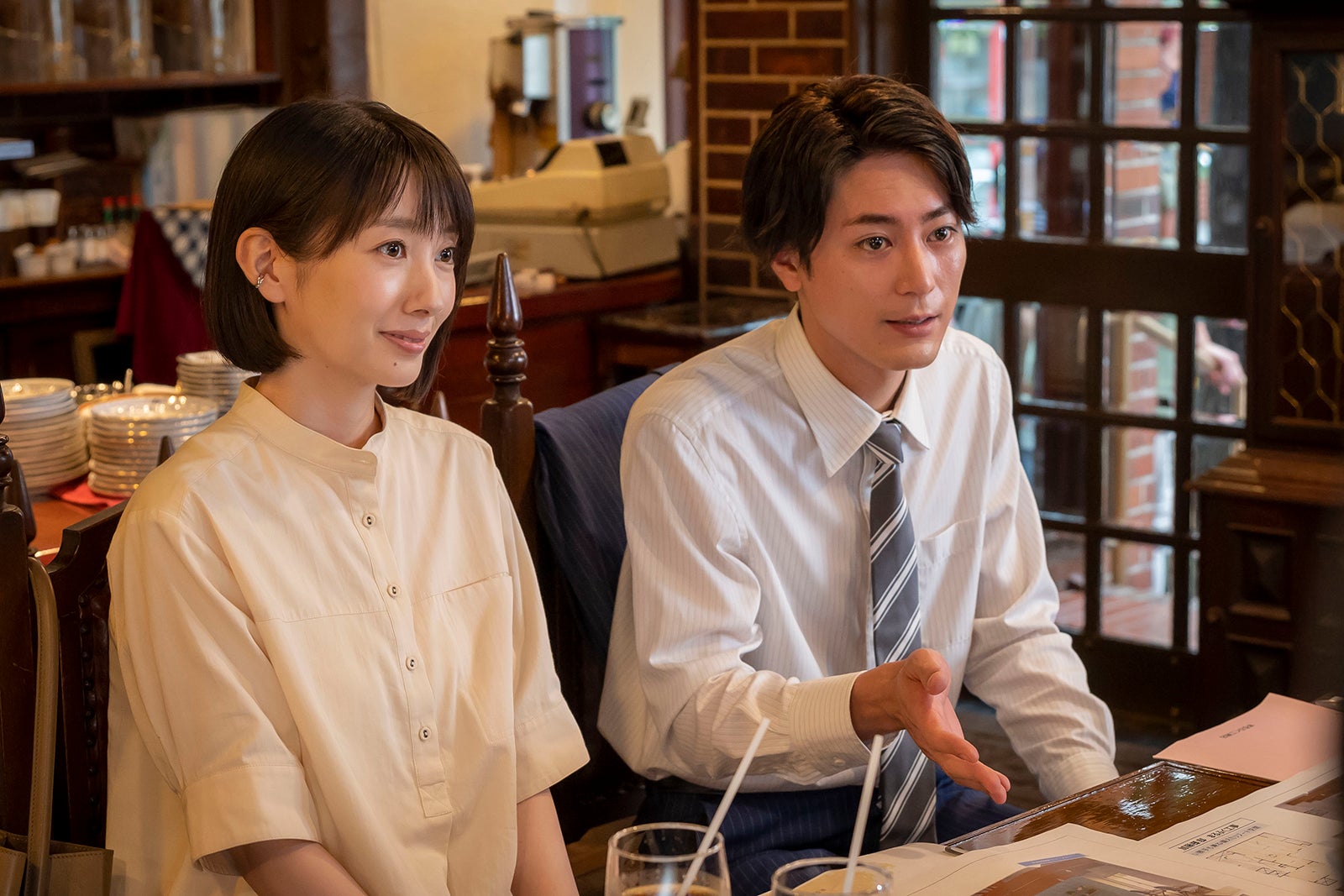 波瑠、間宮祥太朗／「魔法のリノベ」第3話より（C）カンテレ