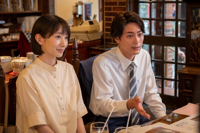 波瑠、間宮祥太朗/「魔法のリノベ」第3話より(C)カンテレ