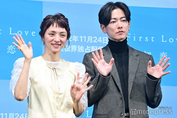 満島ひかり、佐藤健 (C)モデルプレス