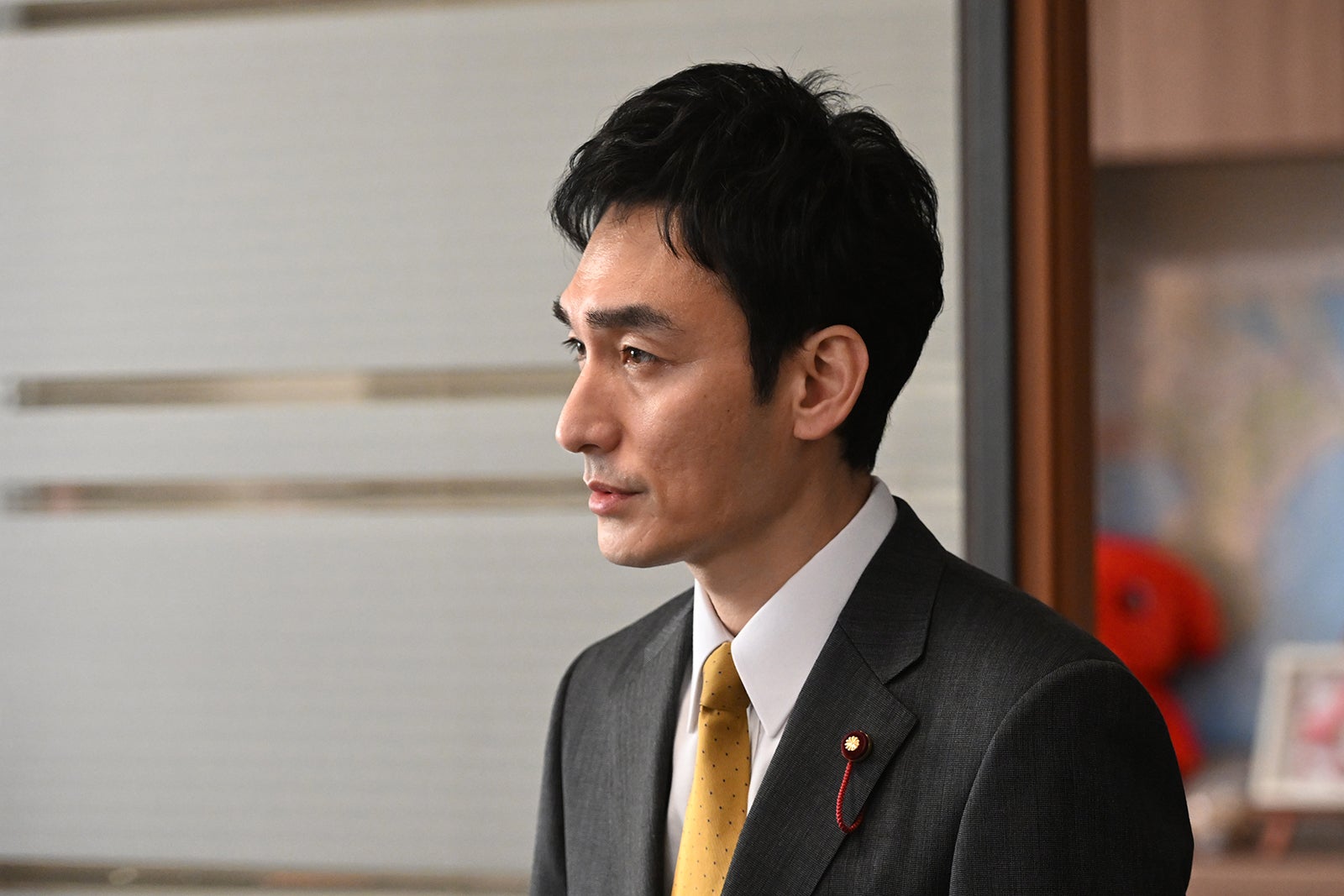 草なぎ剛 「罠の戦争」第7話より（C）カンテレ