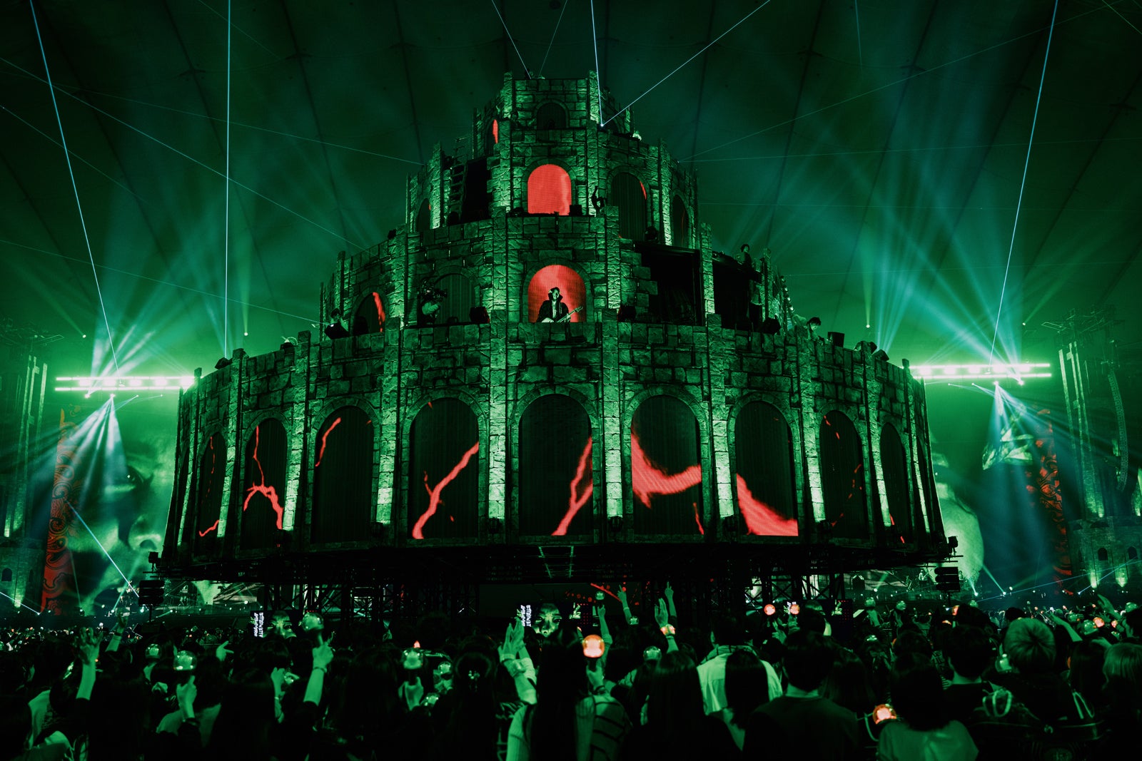 Mrs. GREEN APPLE（C）Jordan Curtis Hughes