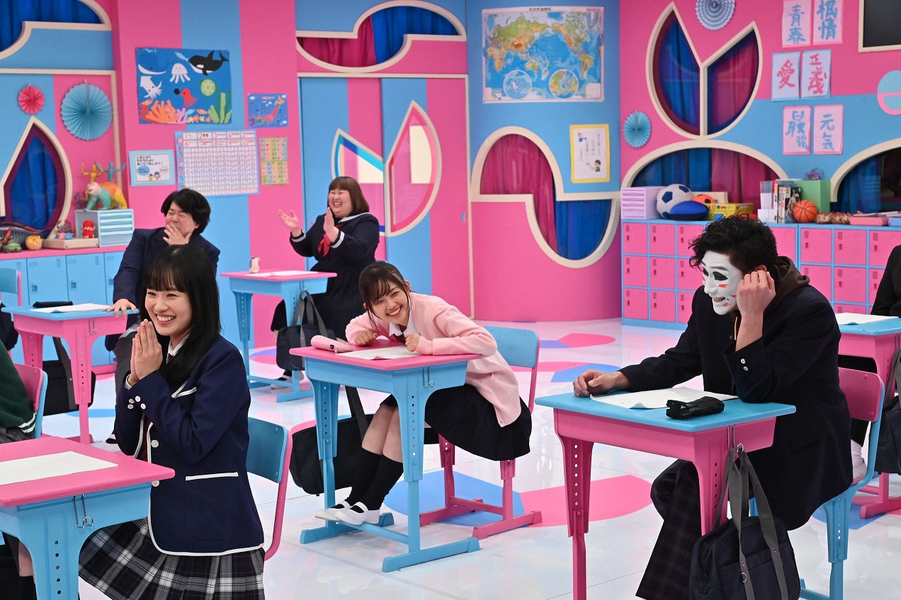 （左から）森迫永依、草薙航基、かなで、森日菜美、樽美酒研二（C）フジテレビ