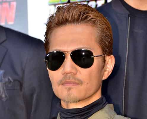 EXILE・ATSUSHI、サングラス外し「恥ずかしい」と大照れ