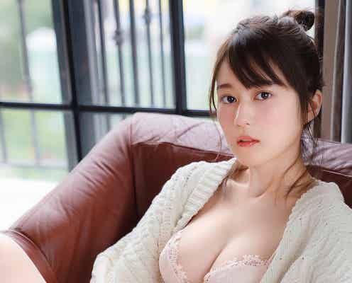 乃木坂46生田絵梨花“初ランジェリー姿”解禁 No.1お嬢様の抜群スタイルも話題<セカンド写真集先行カット>