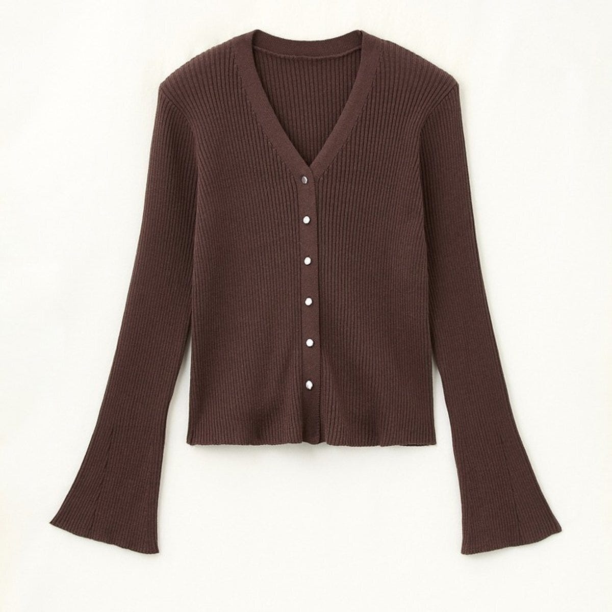 しまむらのVネックリブニットカーディガン（田中里奈）