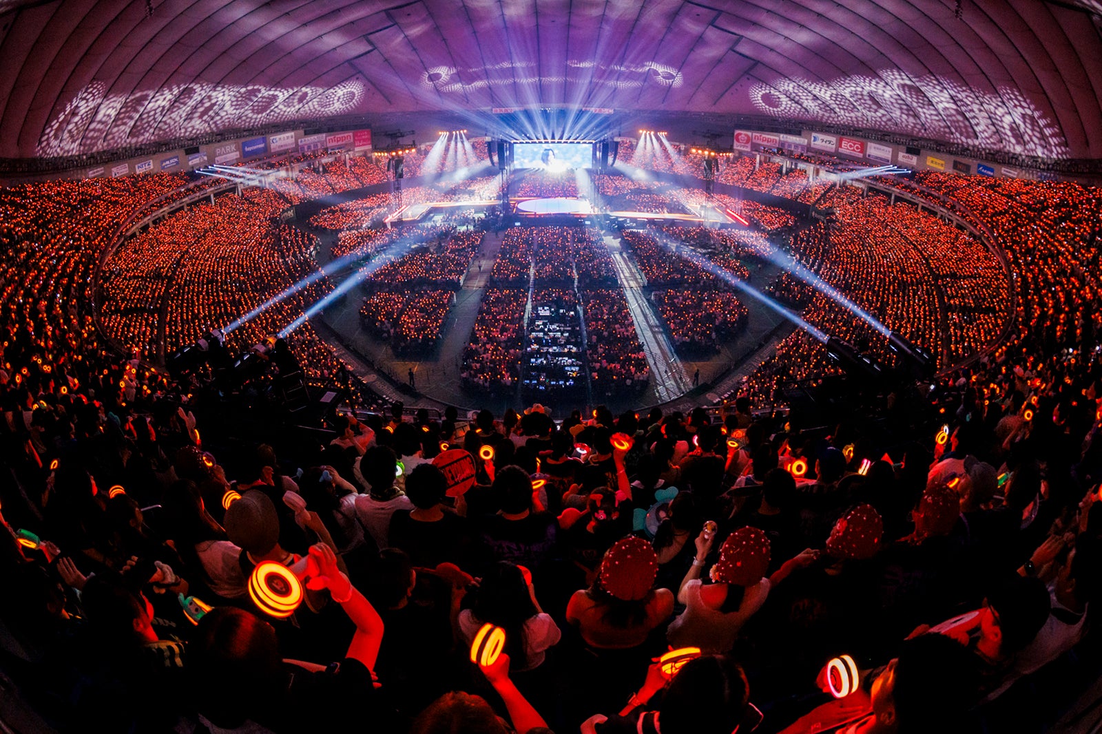 TWICE／撮影：田中聖太郎写真事務所