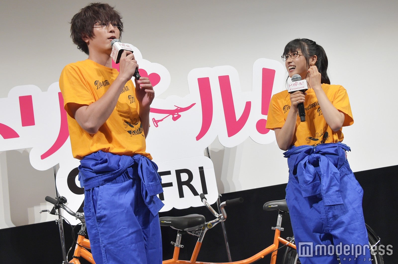 間宮祥太朗、土屋太鳳 （C）モデルプレス