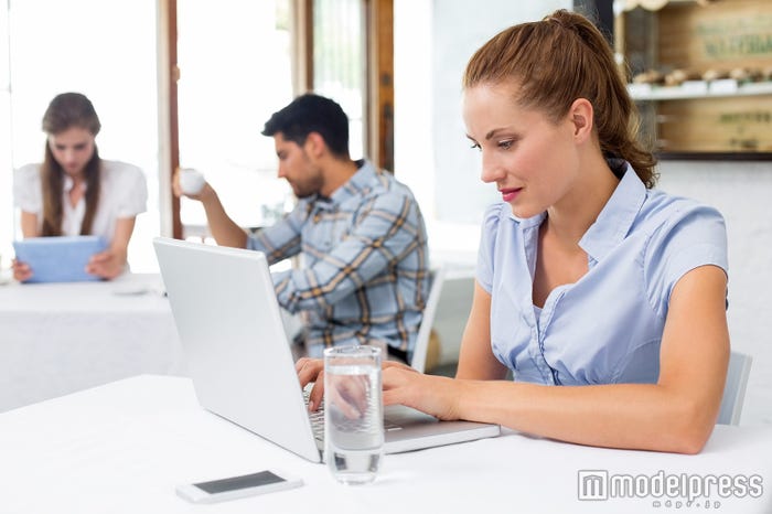 男性は恋と仕事を両立できない?(Photo by lightwavemedia)