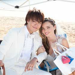 モデルプレス - EXILE・TAKAHIRO×ミランダ・カー、初キスシーン披露 タキシード&ドレス姿で“最高の瞬間”を表現