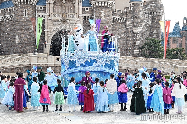 スペシャルプログラム（C）モデルプレス