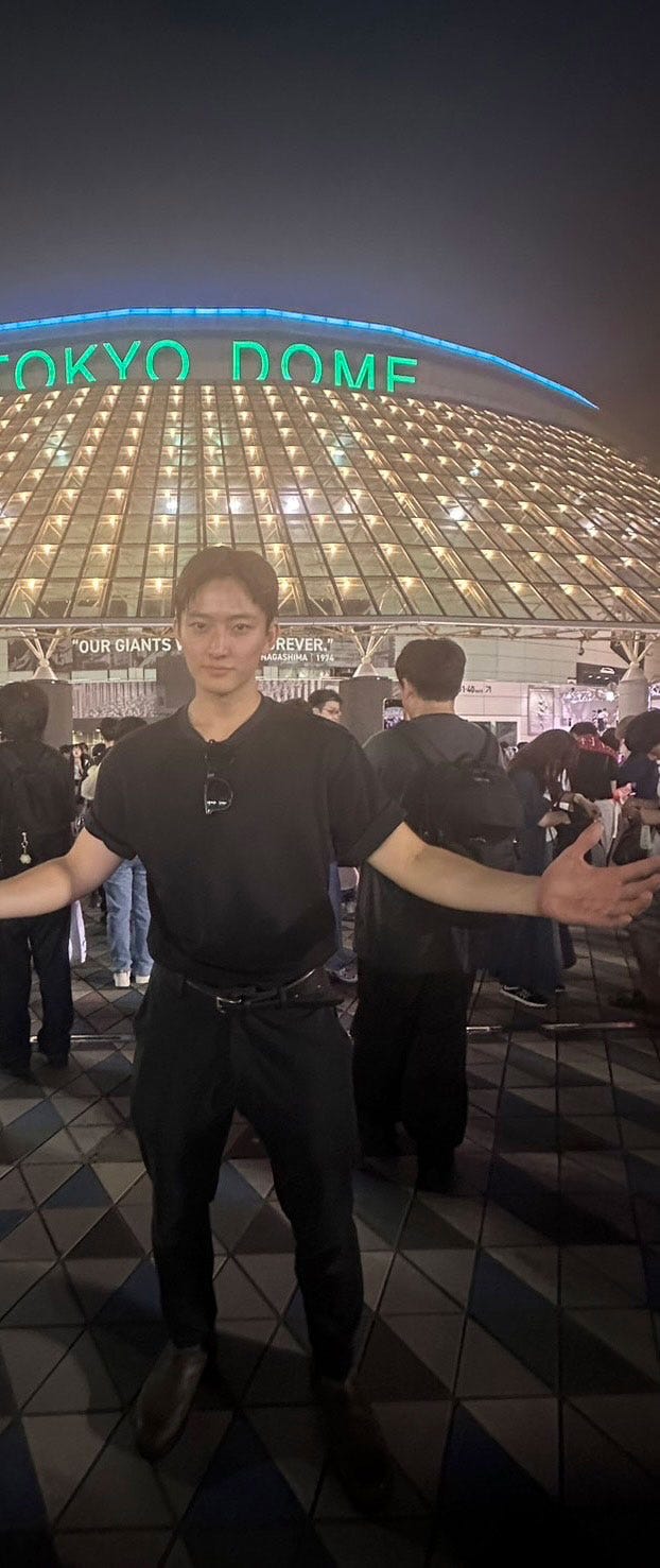 古敷谷宗「大観衆の中でのイベント」(提供写真)