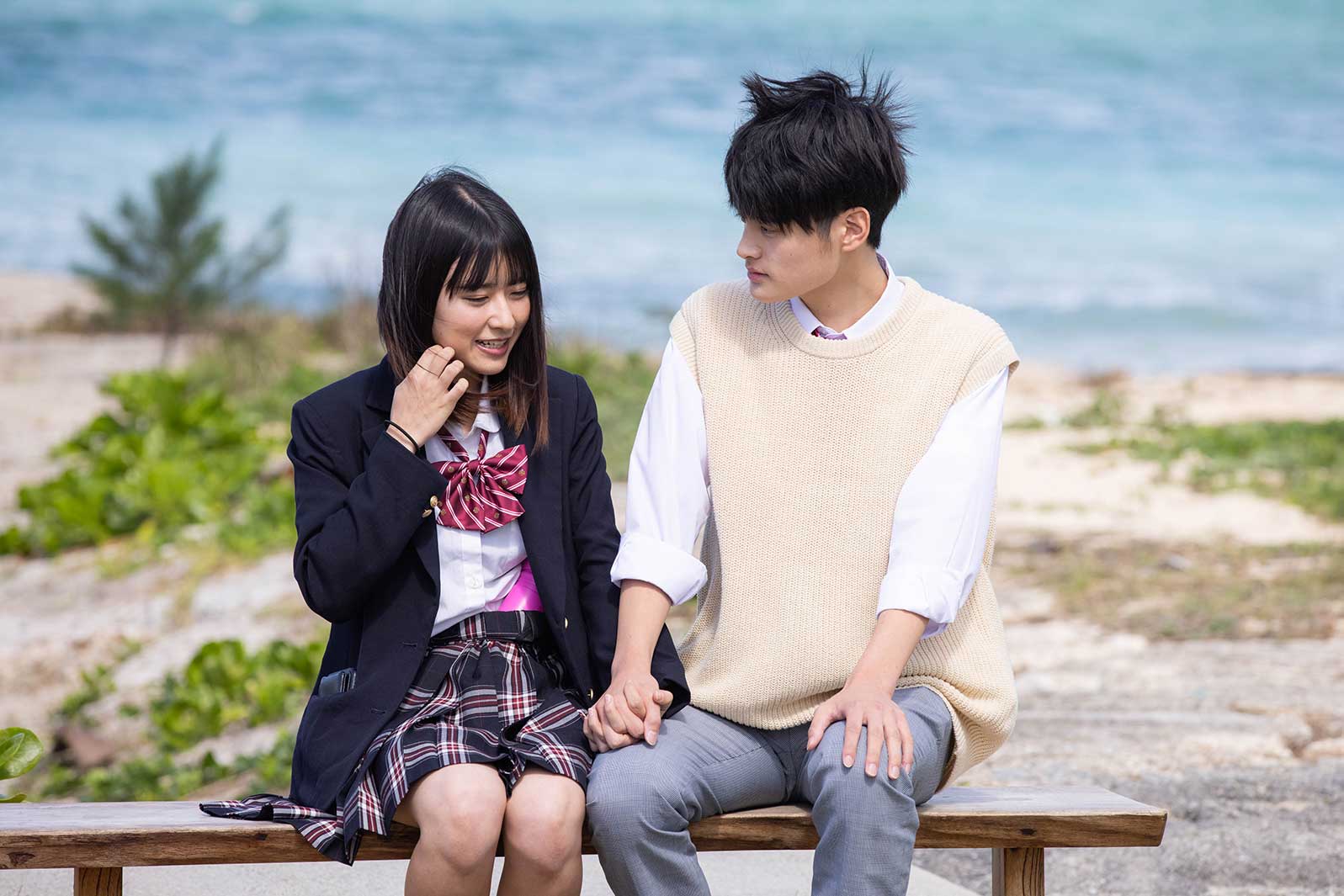 かこに負けじと2ショットでれおんの手を握ったまりあ「今日、好きになりました。-星空編-」第5話より（C）AbemaTV, Inc.