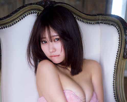 田中美久、美ボディ大胆披露 ピンク衣装で柔らかな表情