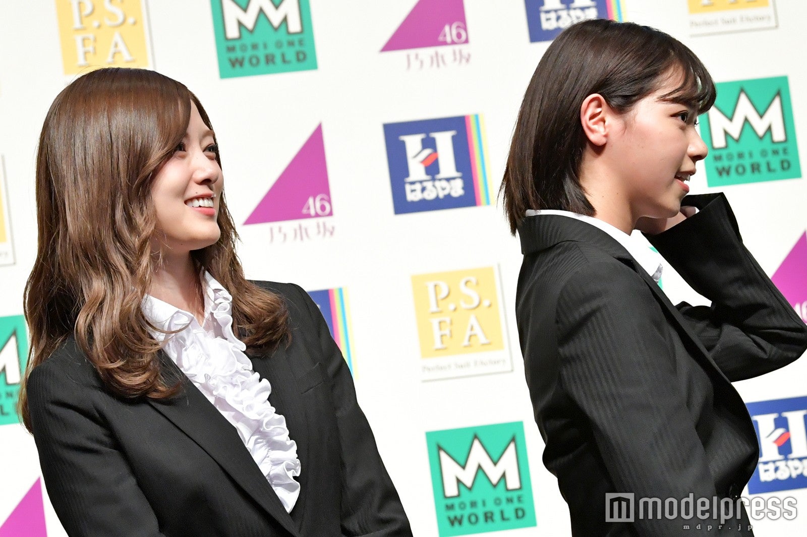 白石麻衣、西野七瀬（C）モデルプレス