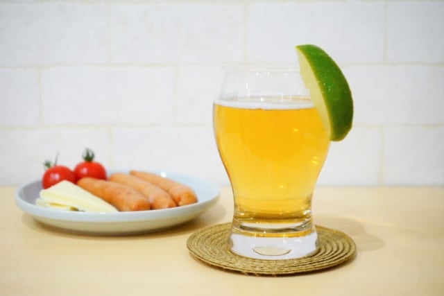 ソーセージとグラスカクテルパナシェ